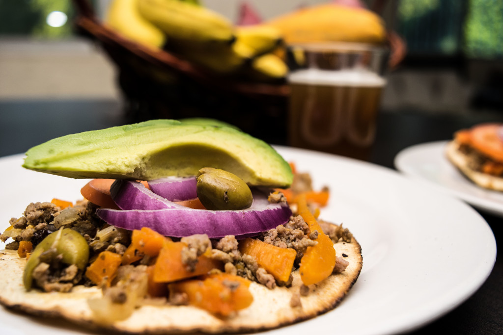 tostadas de carne molida