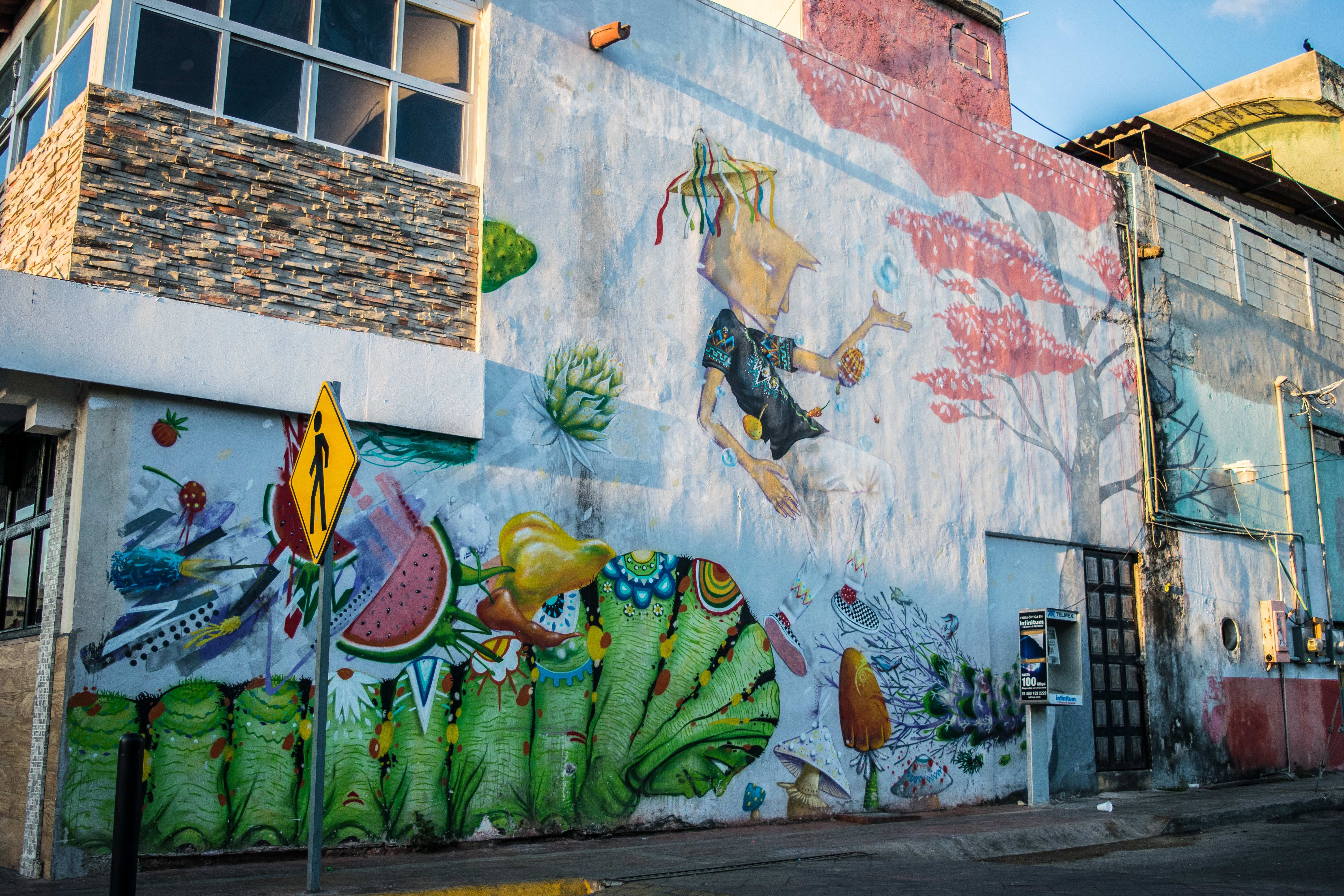 street art in Cancun, alleyway