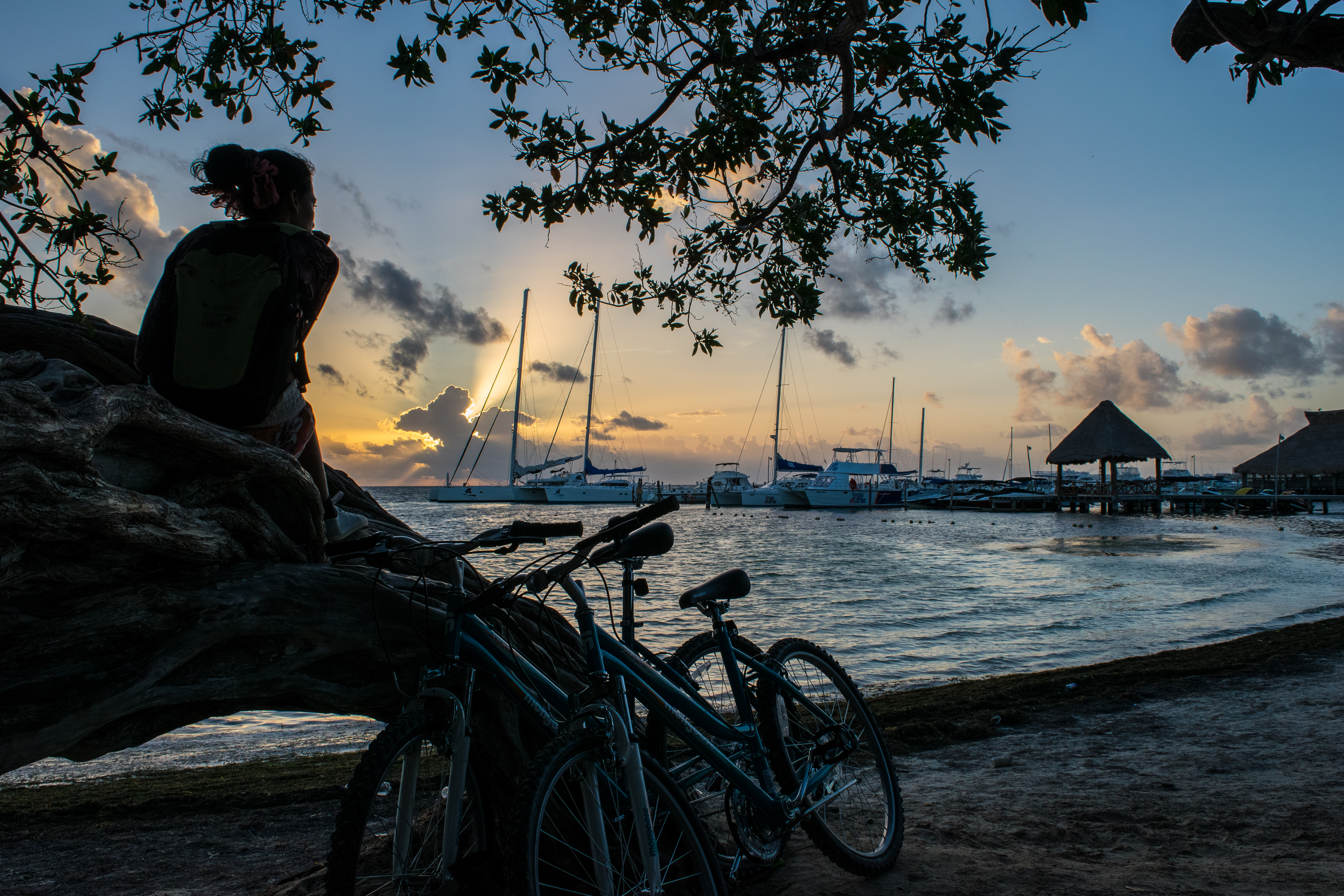 sunrise + bikes at Playa las Perlas