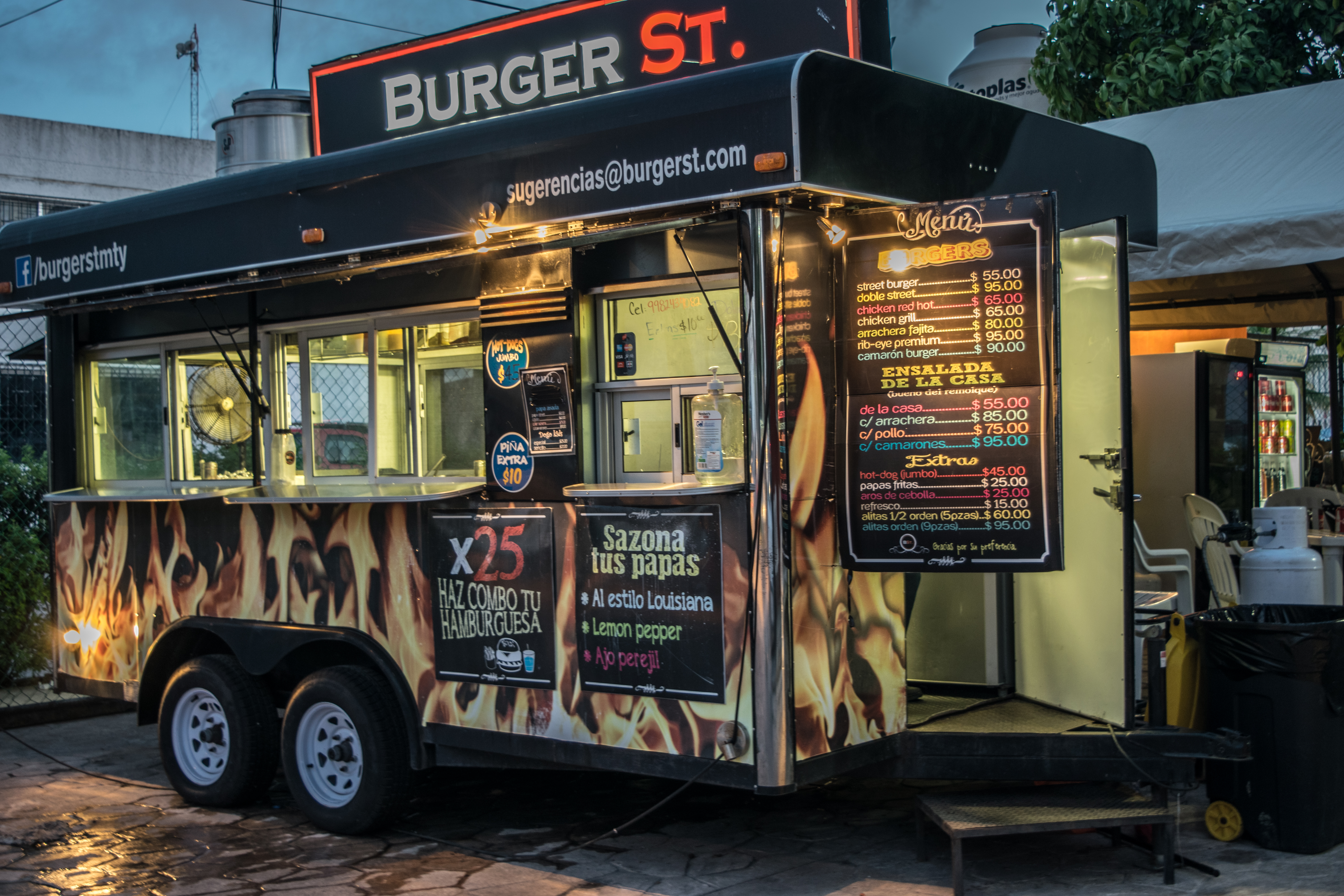 Burger St. Cancun, Palenque location