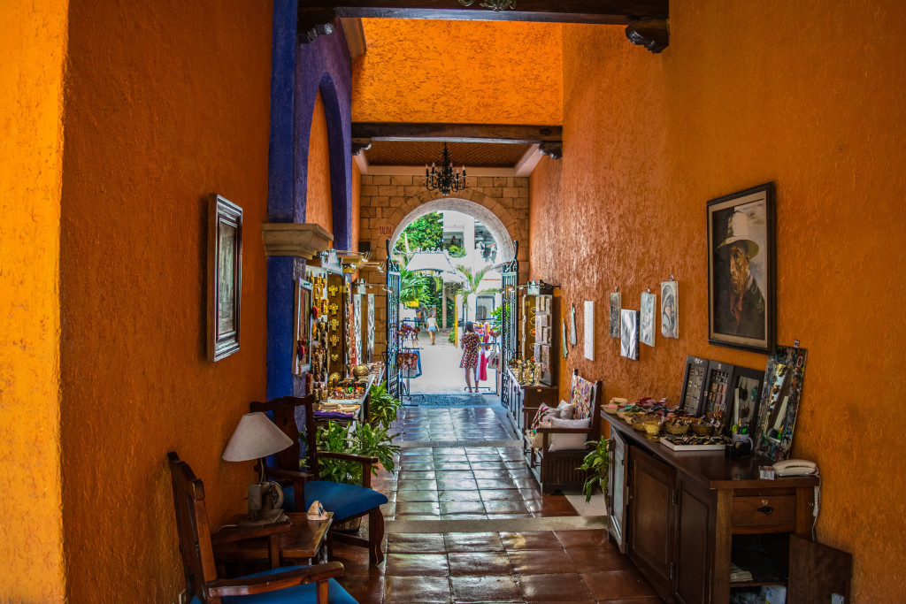 souvenirs in lobby of Lunata