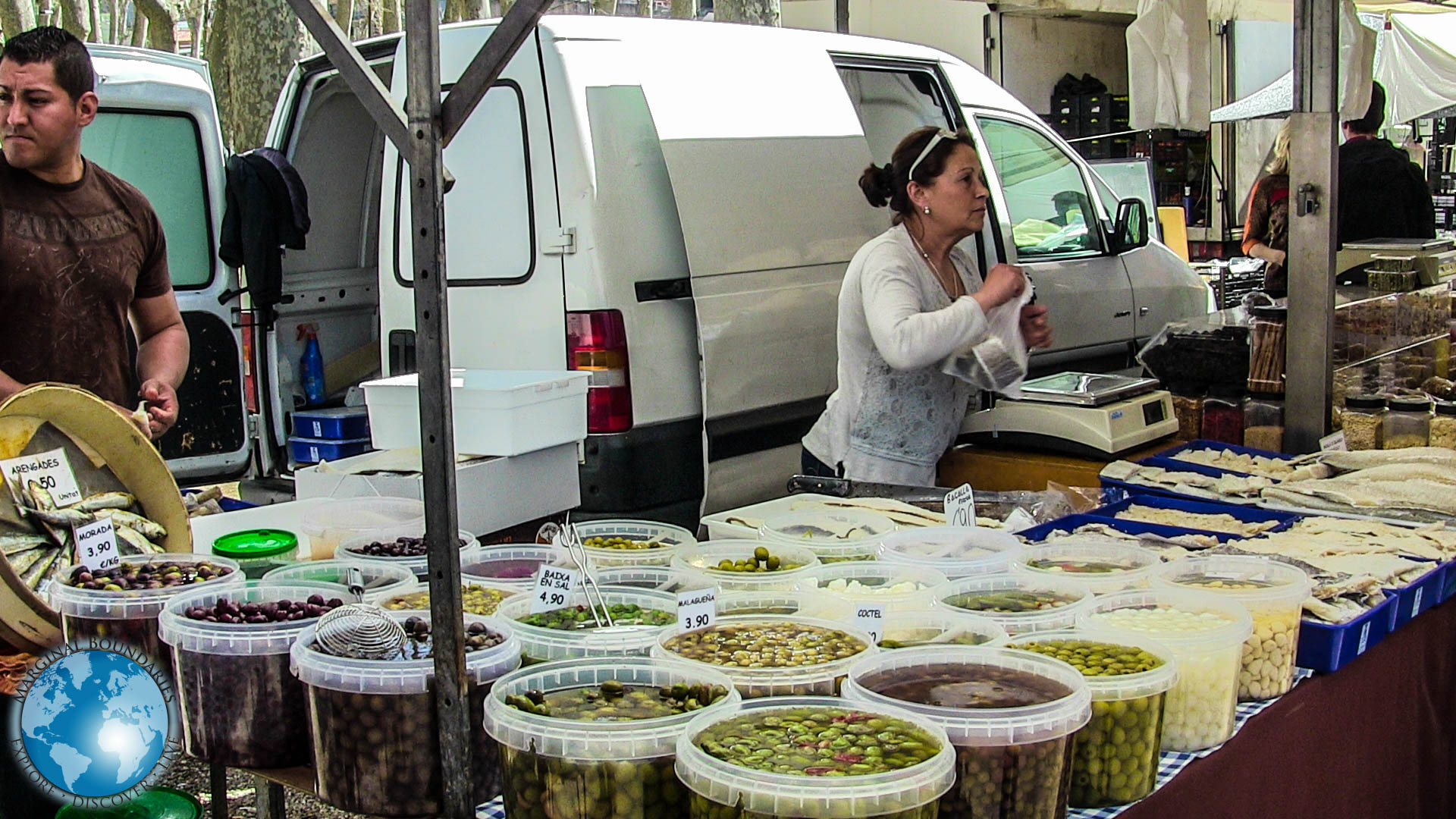 Fresh olives at the Devesa Market