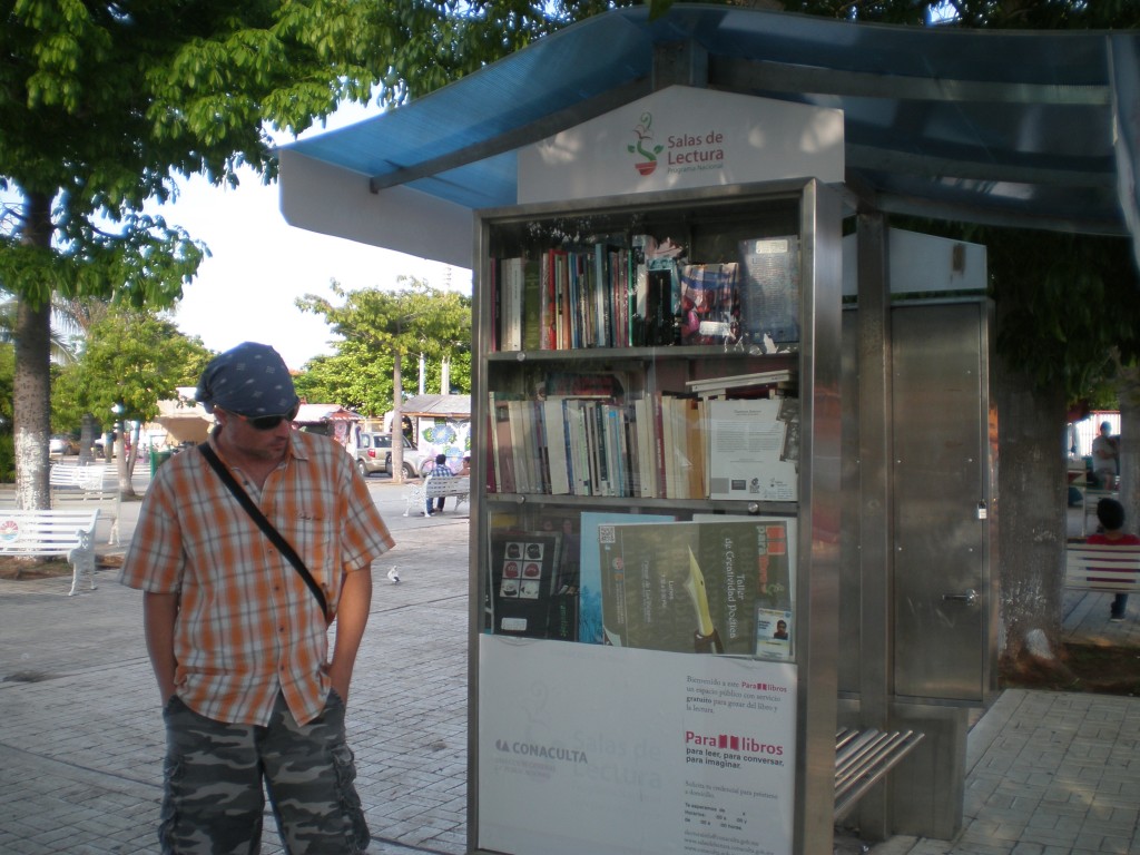 free books at the Cancun zocalo