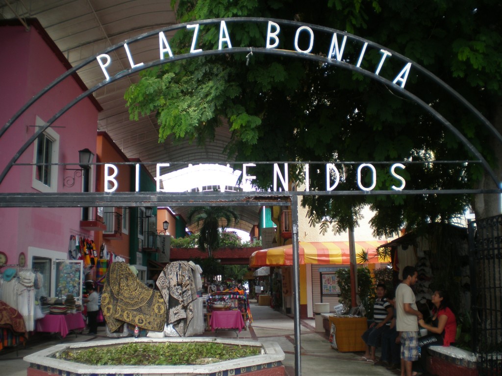 Plaza Bonita entrance